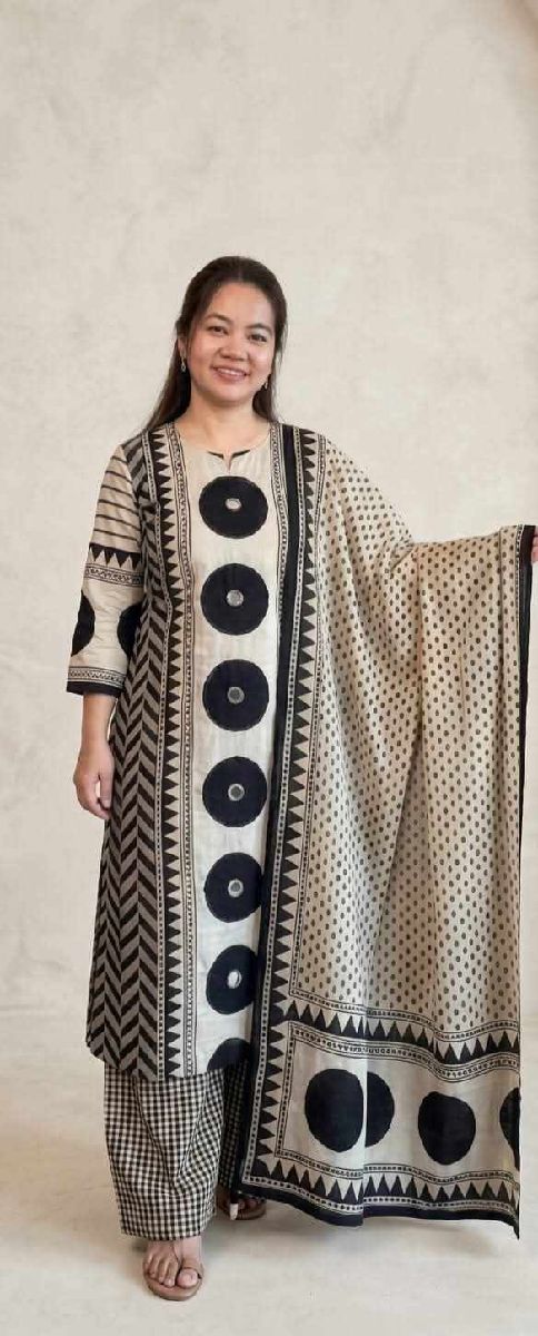 ✔️থ্রি পিস, এক সেট👗জামা✔️ 👖সেলোয়ার✔️ 🧣ওড়না ✔️ 2