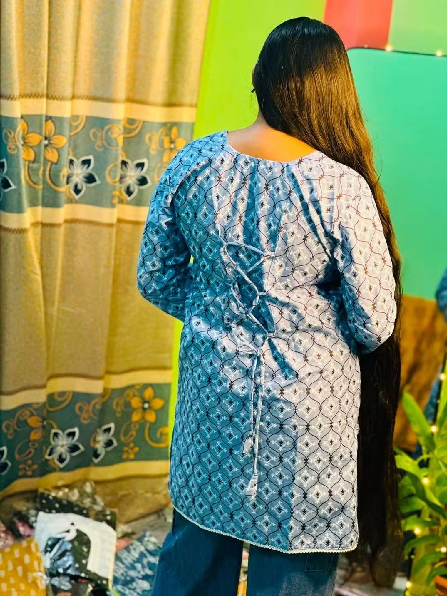 পিছনে ফিতার কুর্তি