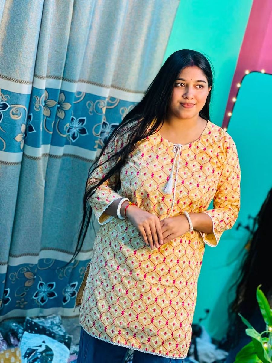 পিছনের ফিতা কুর্তি 2