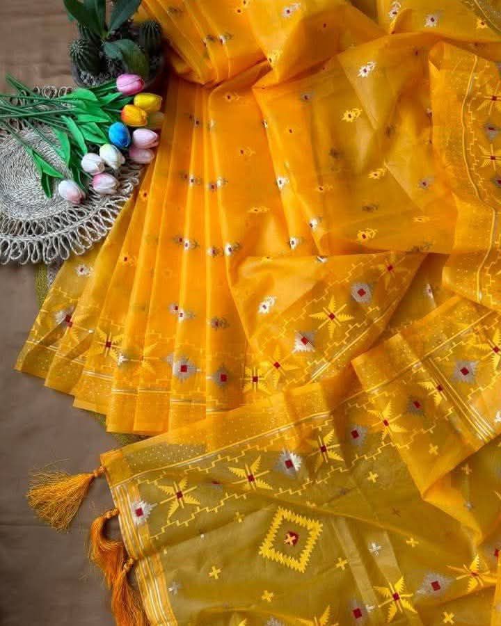 হাফ সিল্ক নকশিপাড় শাড়ি 2