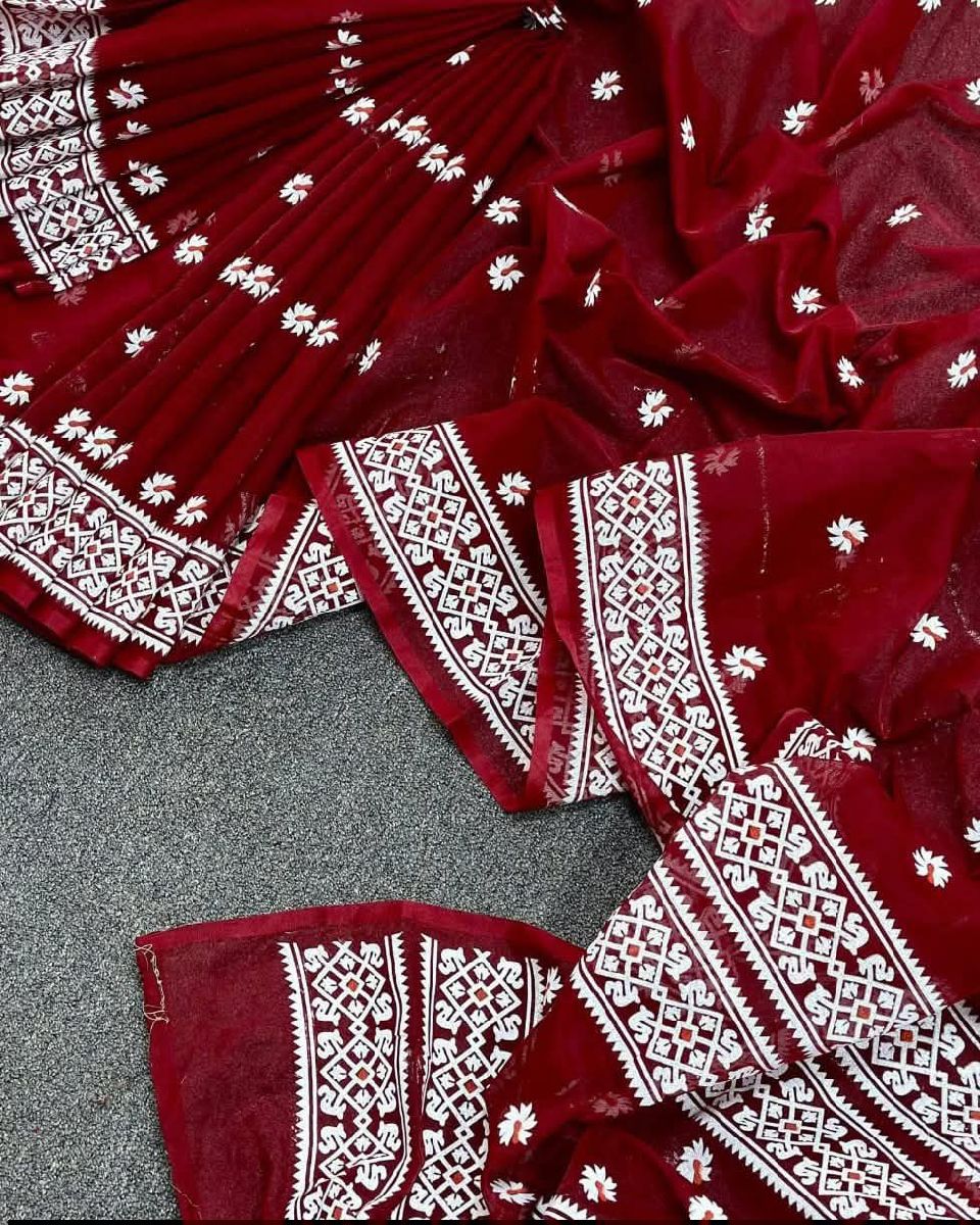 হাফ সিল্ক স্কিন প্রিন্ট শাড়ি (ব্লাউজ পিসসহ) 2