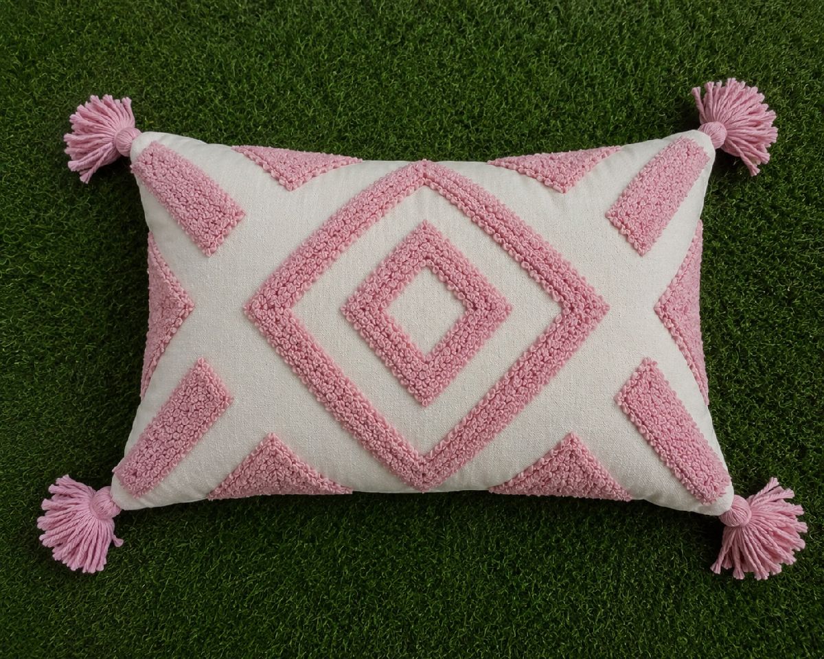 Tusfted cushion cover 2