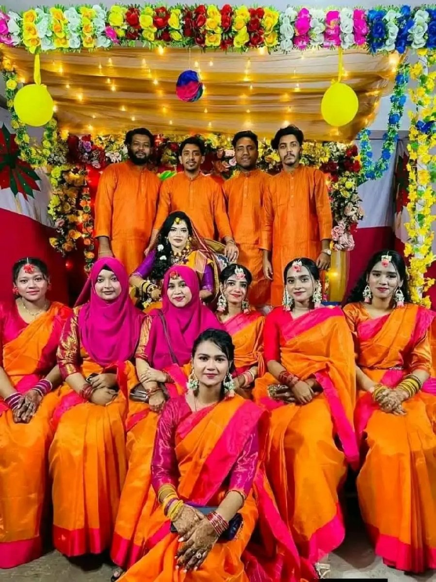 দেশি শাড়ি