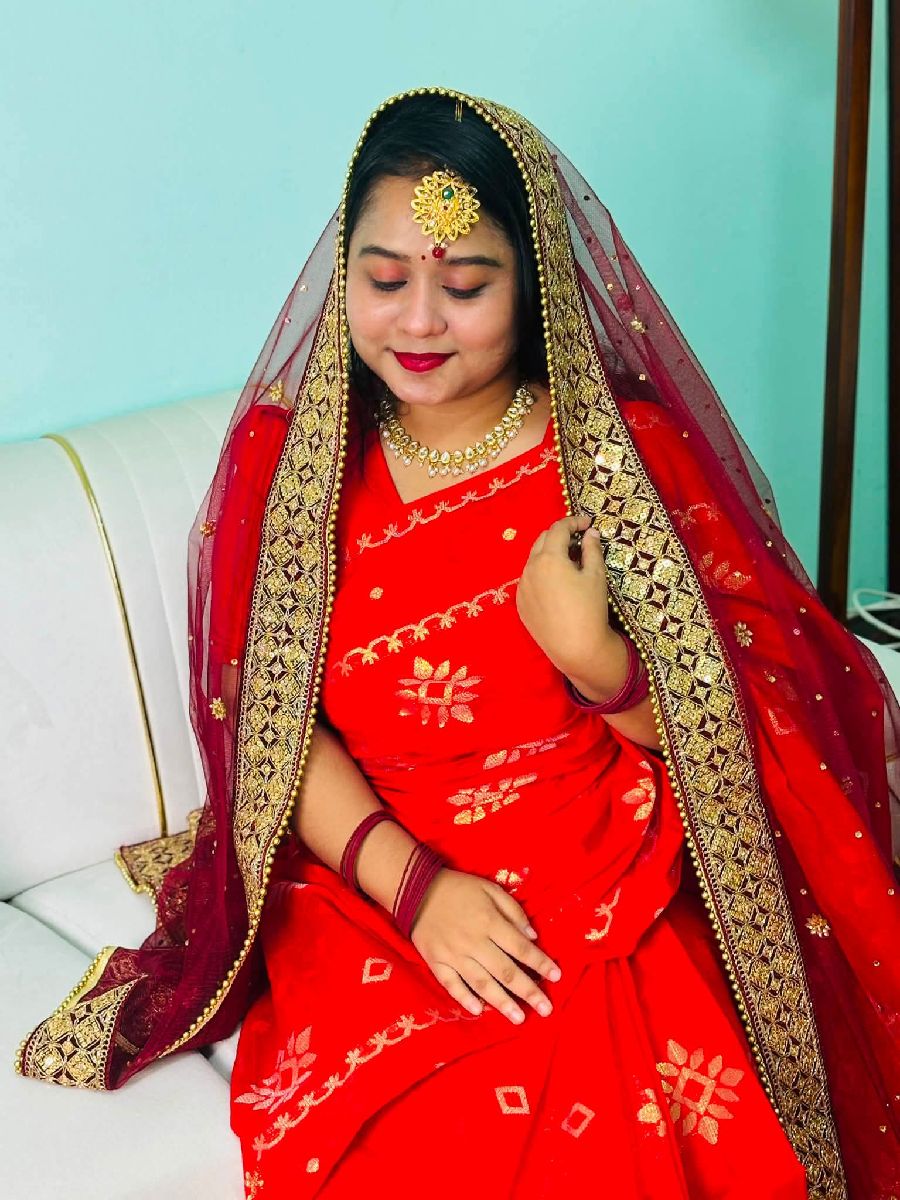 লাল জামদানি শাড়ি