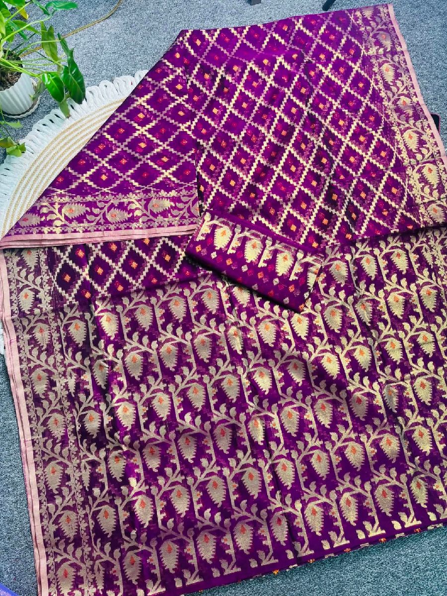 প্রিমিয়াম জামদানি শাড়ি — আলাদা ব্লাউজ পিসসহ