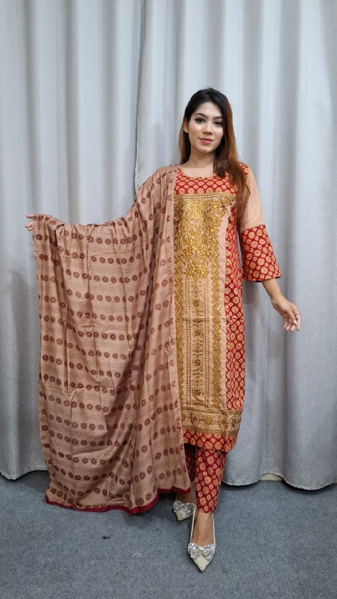 রেডিমেড থ্রি পিস