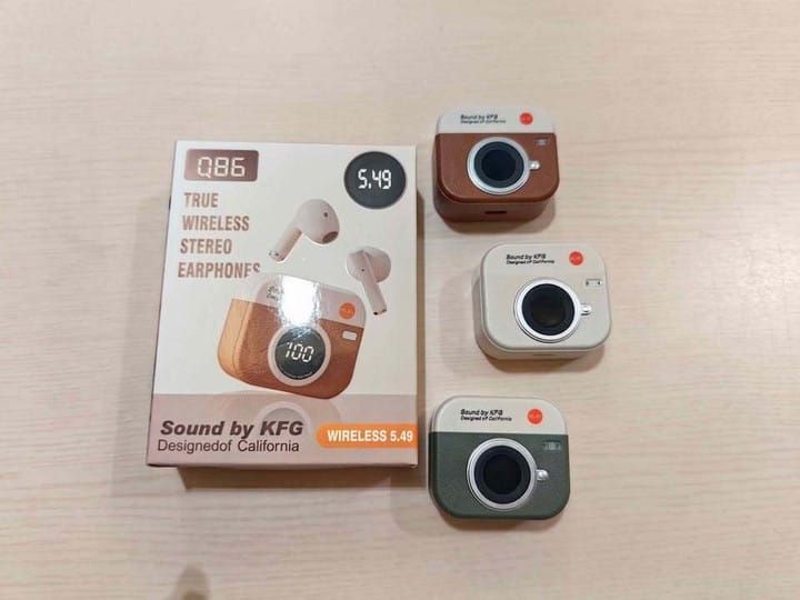 Q86 Retro Camera Design TWS Bluetooth Earbuds with LED Display & Bluetooth 5.49 3