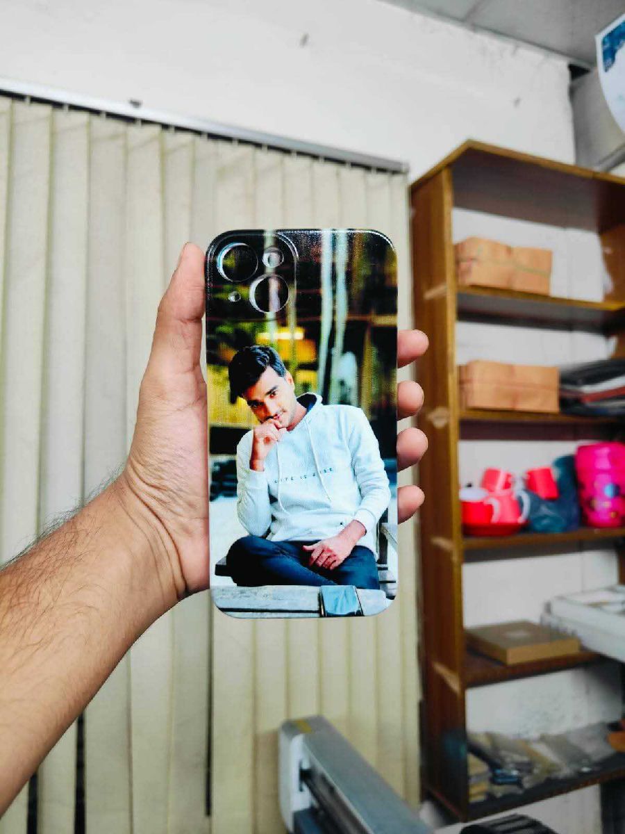 নিজের অথবা প্রিয় মানুষের নাম দিয়ে মোবাইল কভার বানিয়ে নিন 2