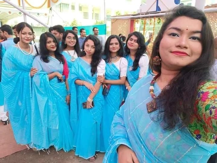 চুমকি শাড়ি