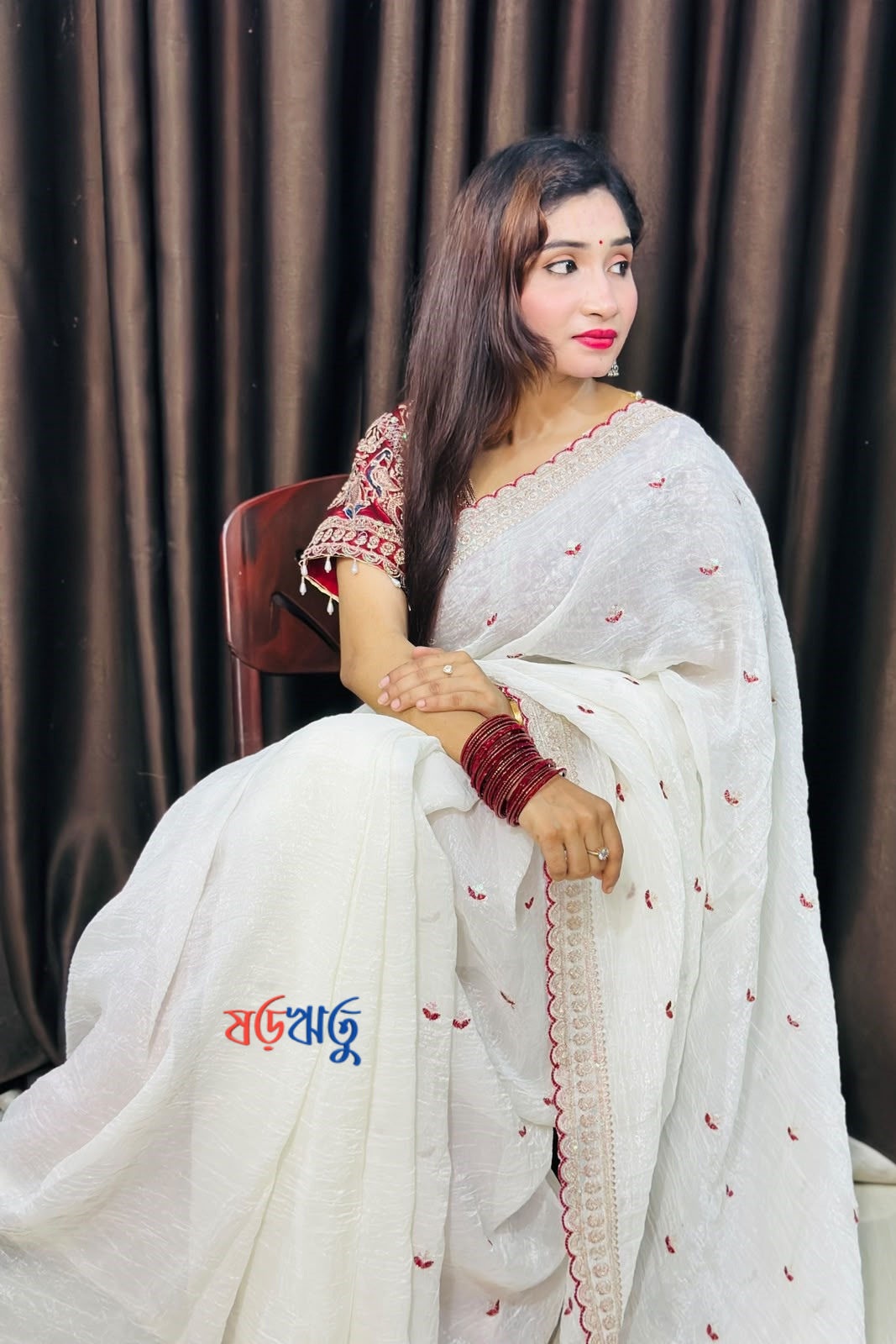 হোয়াইট & মেরুন ক্লাসিক শাড়ি-2