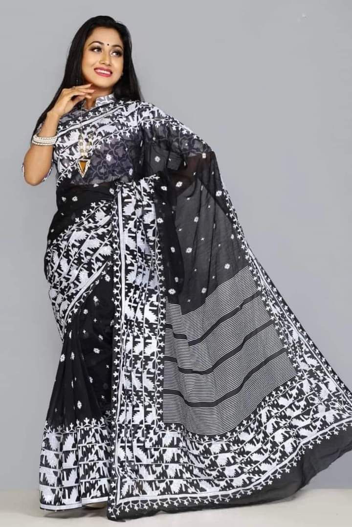মেয়েদের শাড়ি