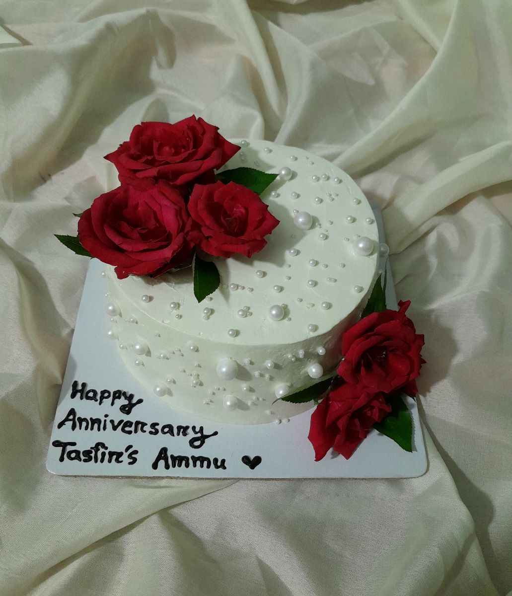 Vanila sponj cake ( customised ) 2