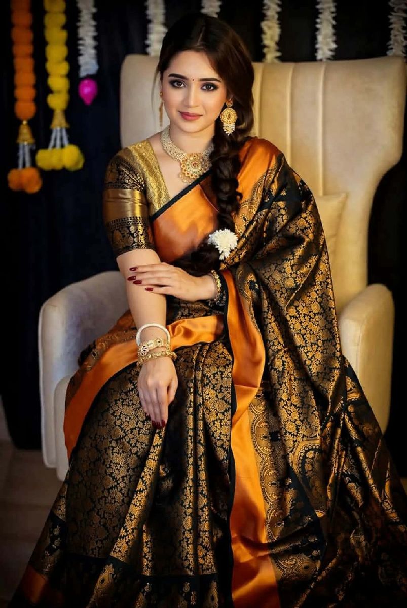 তাঁতি শাড়ি