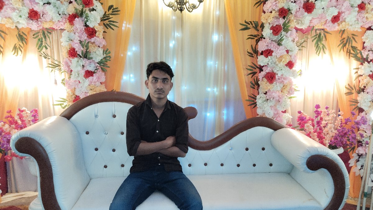 তাসমিয়া  বস্ত্রালয়