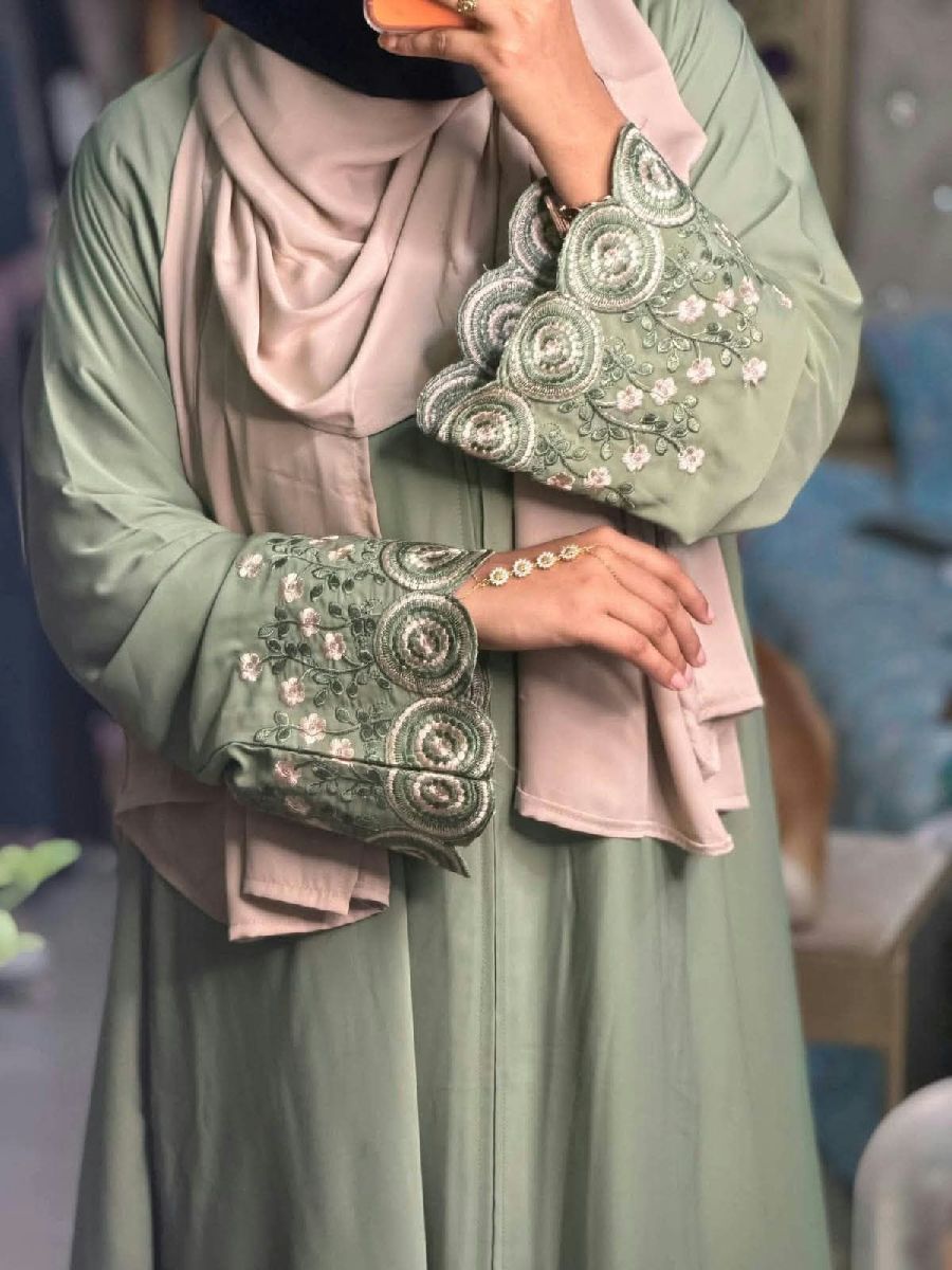 Premium Dubai Cherry Embroidery Abaya / Borka 3