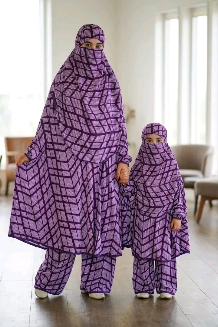 মা - মেয়ে কম্বো