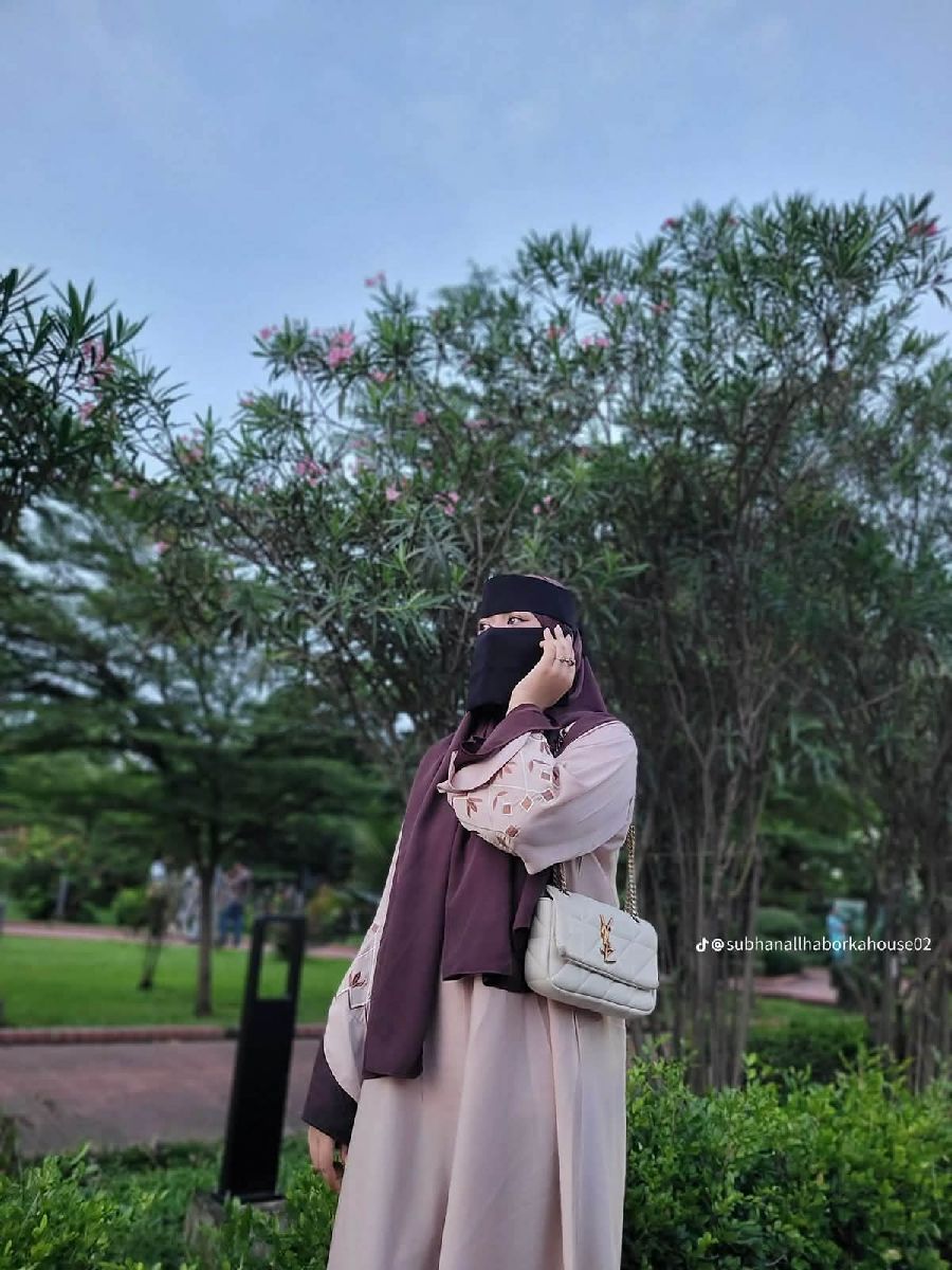 Premium Zafran Classic Embroidery Abaya Borka - Off White