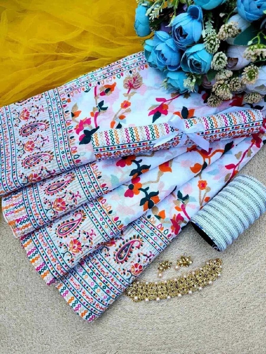 Floral Printed Cotton Saree Gift Combo Package with Blouse Piece & Pearl Jewelry Set