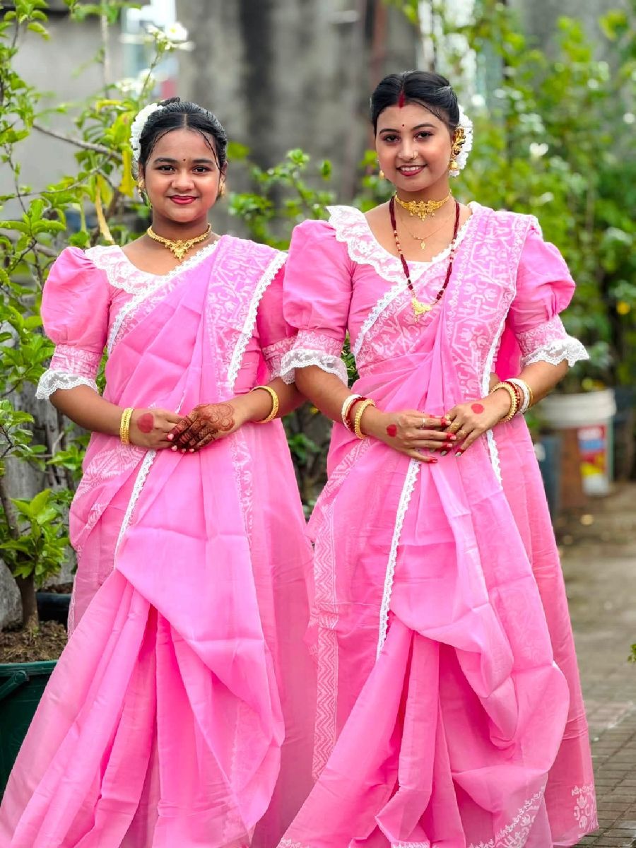 🌸 গোলাপি শাড়িতে সৌন্দর্যের মায়া—এক নজরেই মন কাড়বে! 💕✨ঐতিহ্য আর আধুনিকতার সুন্দর মেলবন্ধন। 🩷📩 অর্ডার করতে ইনবক্স করুন🛍️ Jannat Polash Store#JannatPolashStore #PinkSaree #SareeLove #DesiLook #FashionStyle 2