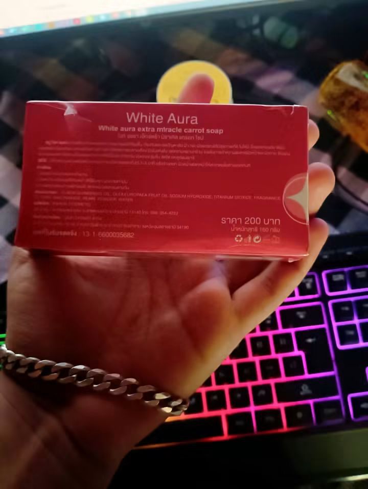 White Aqua Miracle Carrot Soap 2