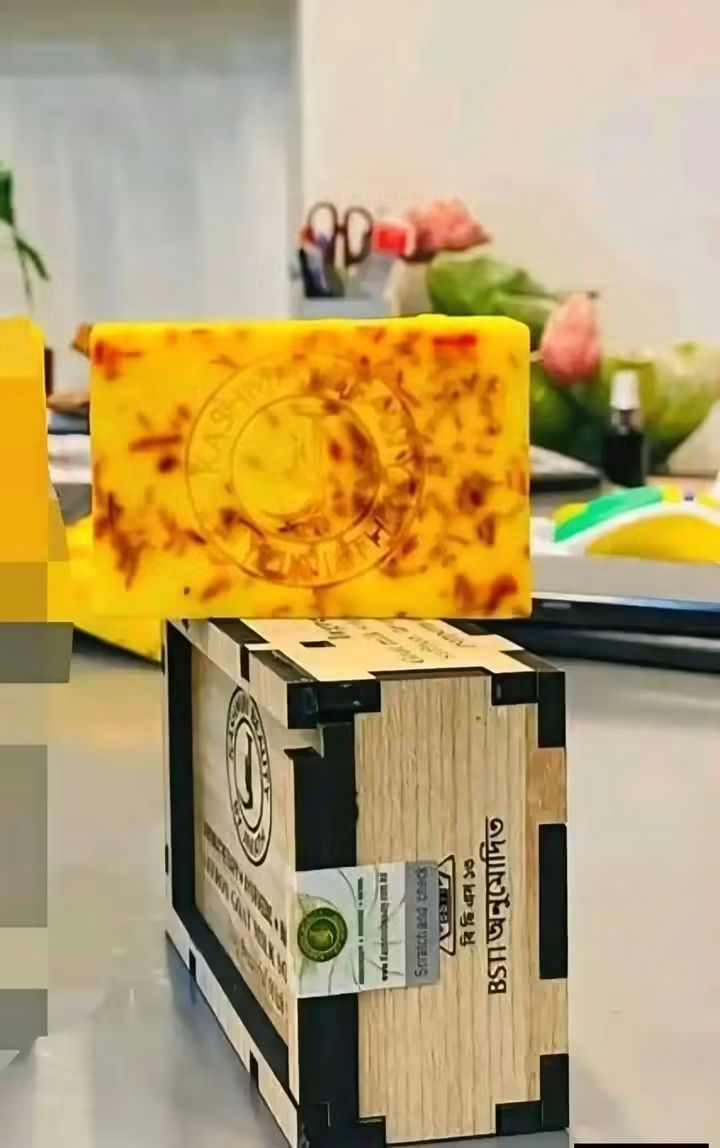 Saffron Goat Milk Soap 🧼