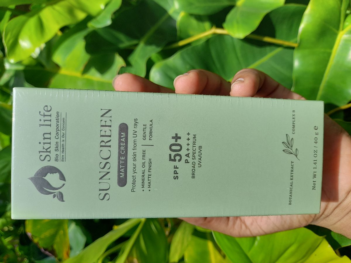 Skin Life Sunscreen Cream SPF 50+ PA++++ 2