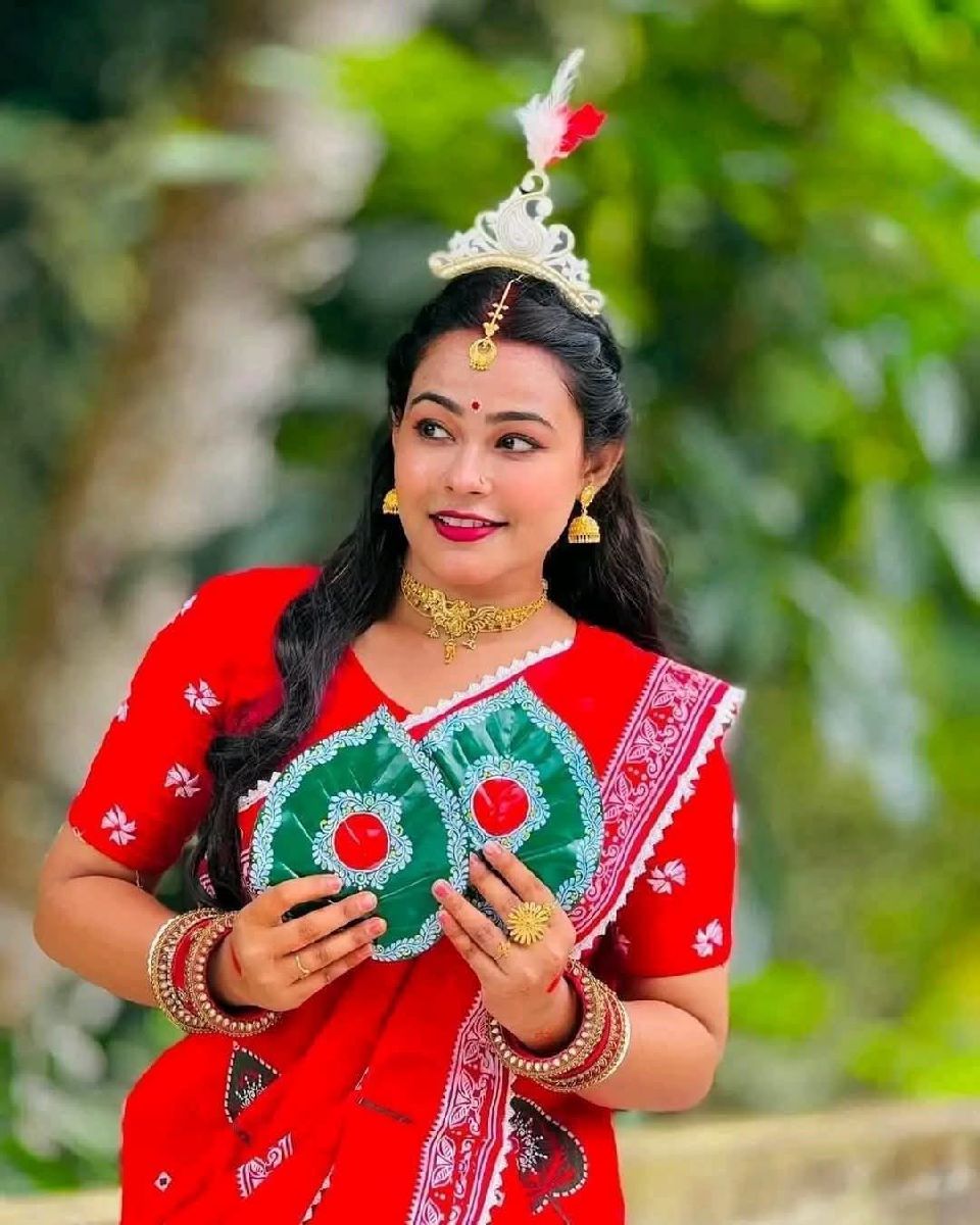 " পূজার সুপার অফার শাড়ী😱😱😱😱স্কিন প্রিন্ট পান পাতা শাড়ি ✅শাড়িতে লেস লাগানো থাকবে ✅১২ হাত শাড়ি✅হাফ সিল্ক কাপড় ✅শাড়ির পাইরে টার্সেল লাগানো থাকবে সুতার ✅১০০% কালার গ্যারান্টি 2
