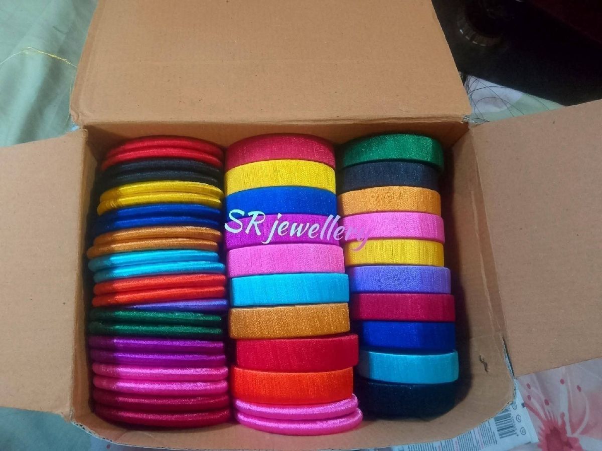 সুতা পেচানো চুড়ি