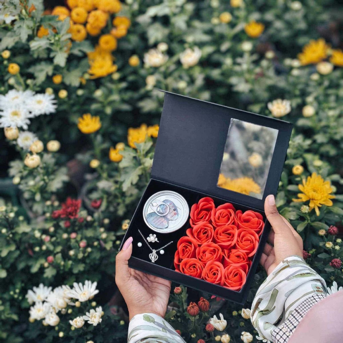 LOVE FOREVER GIFTS BOX