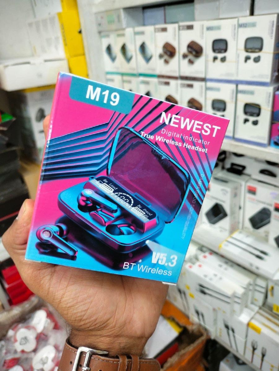 M19 TWS Wireless Bluetooth Earbud 3